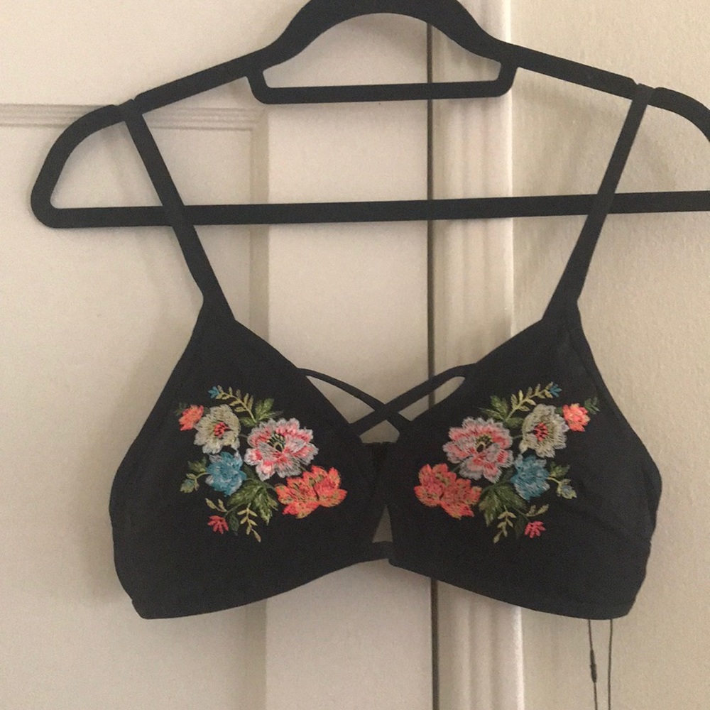 Women’s black floral bikini top
